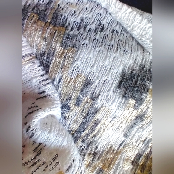 MAURICES WOMEN'S PLUS SIZE 1 LIGHTWEIGHT TUNIC SWEATER CREAM METALLIC GOLD DESIG - Picture 5 of 8